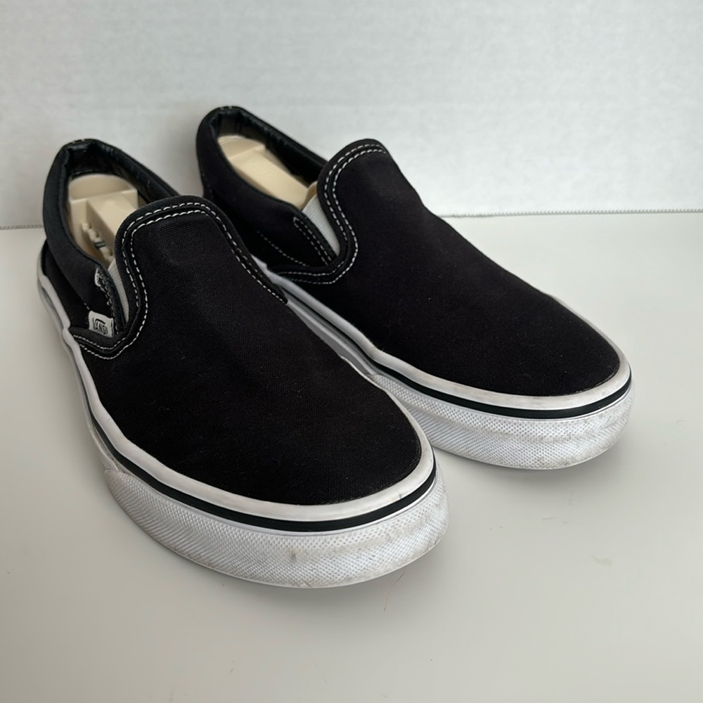 Vans classic slip-on black Men’s 5 women’s 6.5